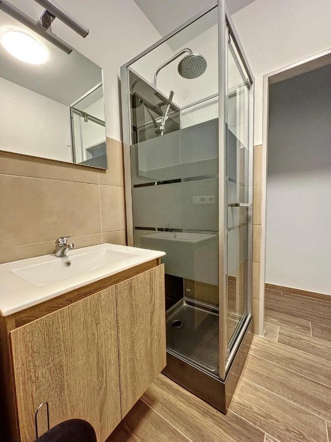 Tirou 5 Centre - Gare - Aeroport Apartman Charleroi Kültér fotó
